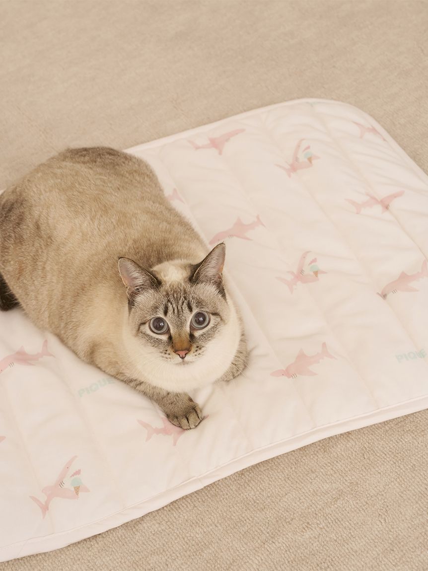 CAT&DOG】【接触冷感】SHARK柄COOLINGマット(ベッド・ハウス