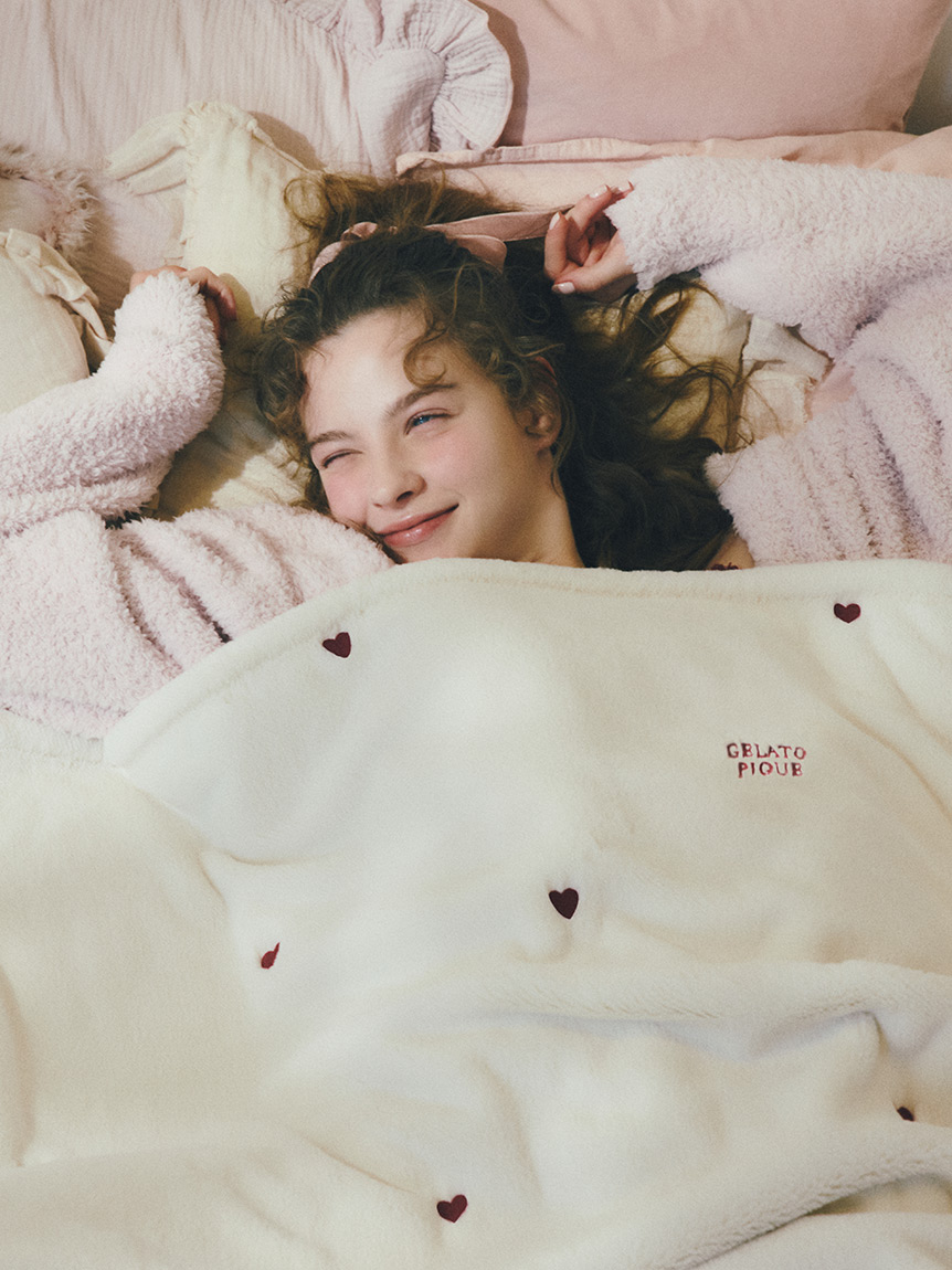 【新品未使用】タグ付きジェラピケハートロゴちび刺繍 毛布 Sleep】ハートロゴちび刺繍 毛布(ブランケット・タオルケット