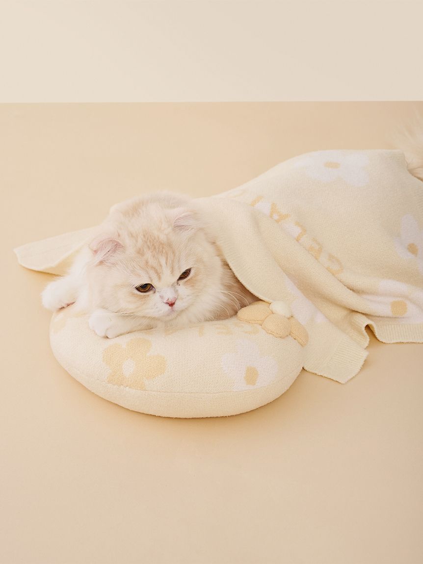 ブライスアウトフィット　ハチワレネコニットとパンツ　ベージュxピンクベージュ CAT&DOG】スムーズィーフラワーモチーフニットピロー(グッズ)｜ルーム