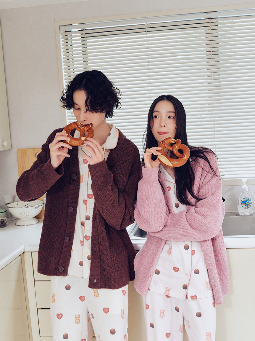 サンリオハウス【gelato pique】総柄ロングパンツ&総柄ロングTシャツ サンリオ」×ジェラピケが初コラボ♪ キティ＆シナモンがもこもこ服を着